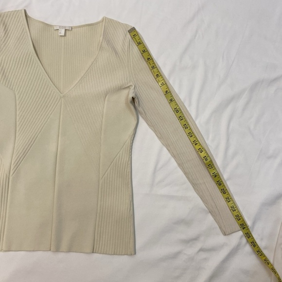C.O.S.Women’s,Cream, V Neck,Knit,Long Sleeve Top.Size-Medium. - Picture 7 of 12
